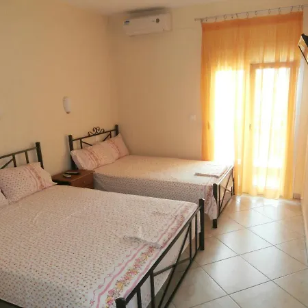 Villa Finikas فندق