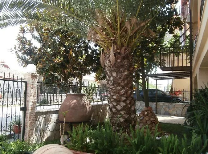 Villa Finikas Hotel 2*