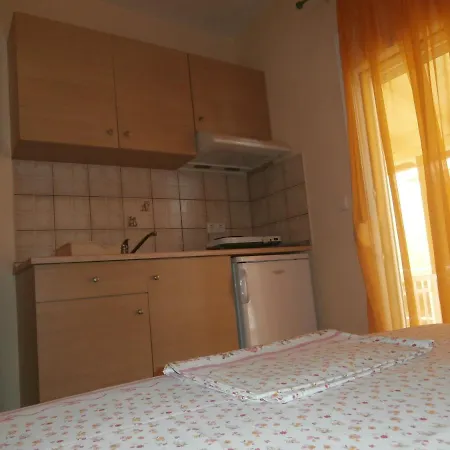 Villa Finikas 2* Nea Vrasna