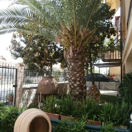 Villa Finikas فندق 2*