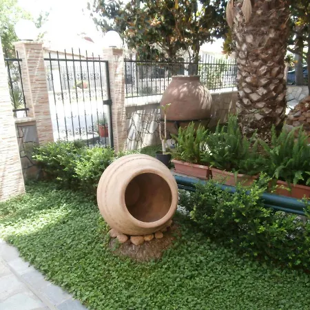 فندق Villa Finikas