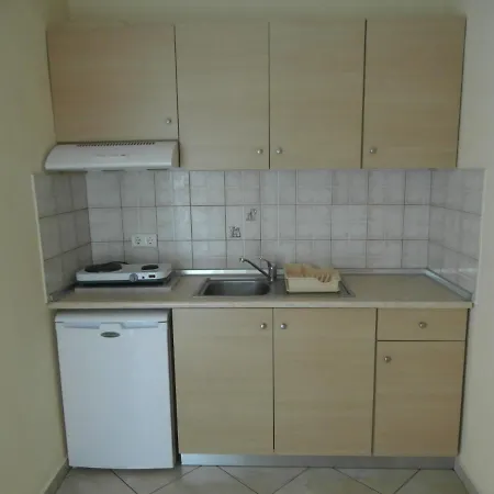 Villa Finikas فندق Vrasná